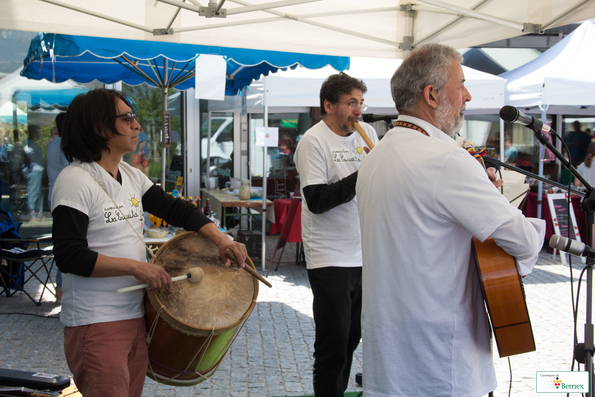 marché    12