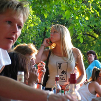 100-0057_img