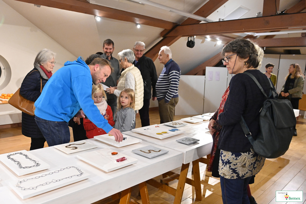 PHOTOS BERNEX 2019
Expo Bijoux
Photo Alain Grosclaude 
Mention Obligatoire
Reproduction Interdite